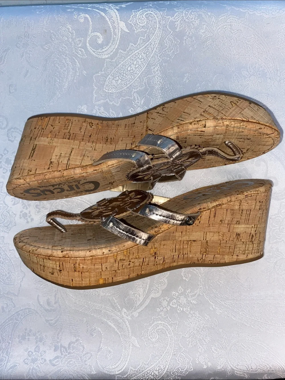 Circus by Sam Edelman Rocky Metallic Gold Wedge Sandals Size 8 NWOT
